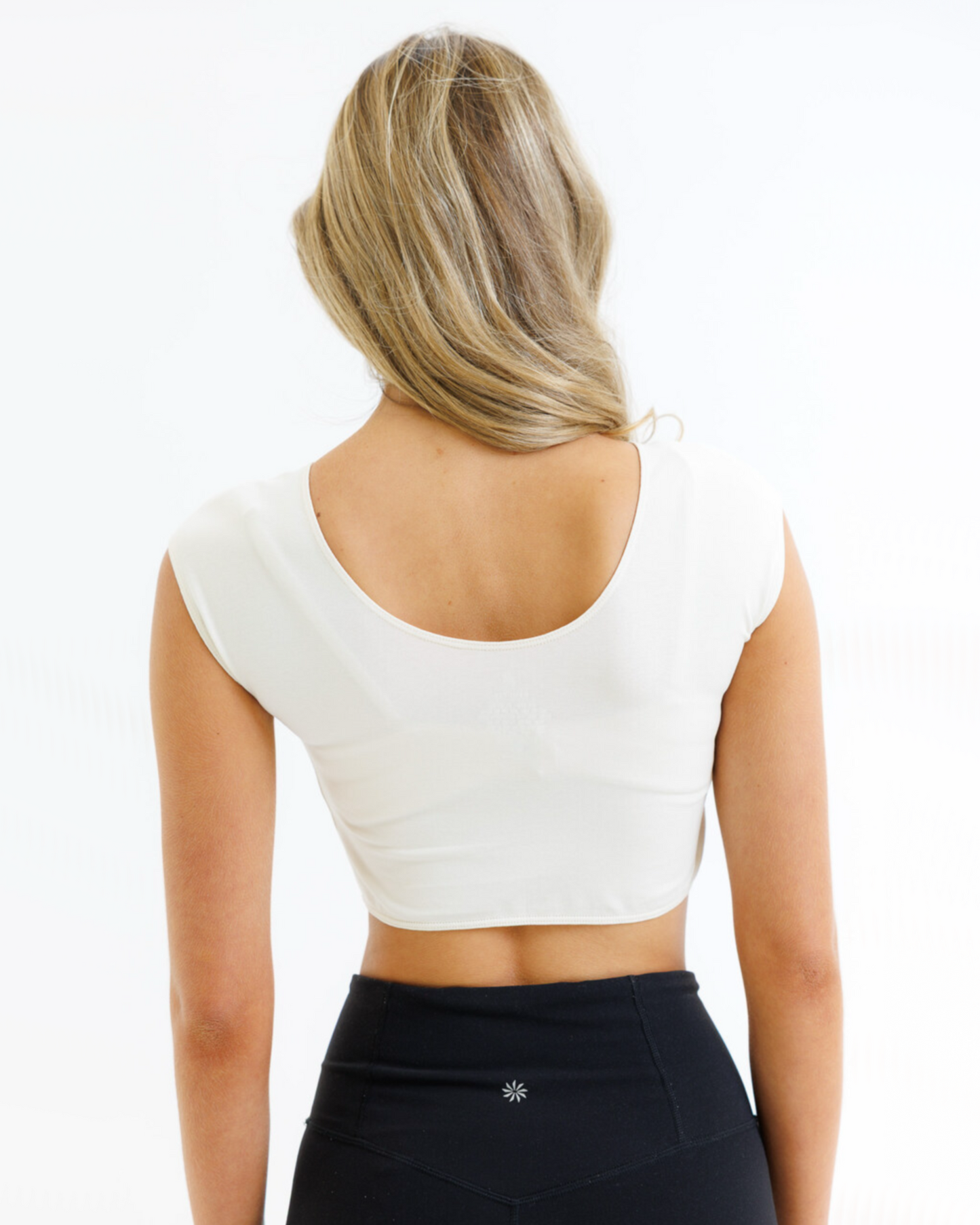 Demi Tee