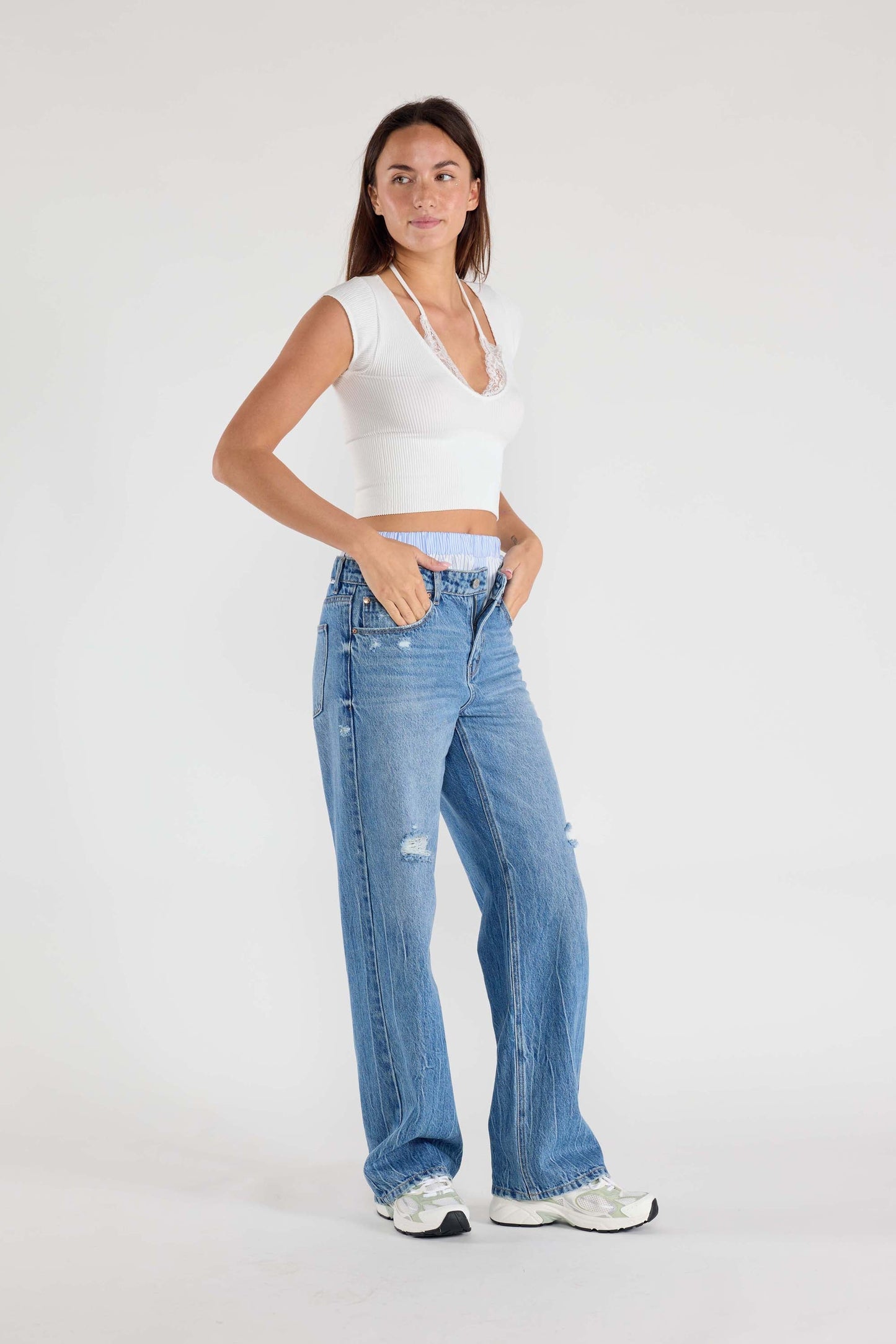 Low Waist Relaxed Straight with Tie Wash