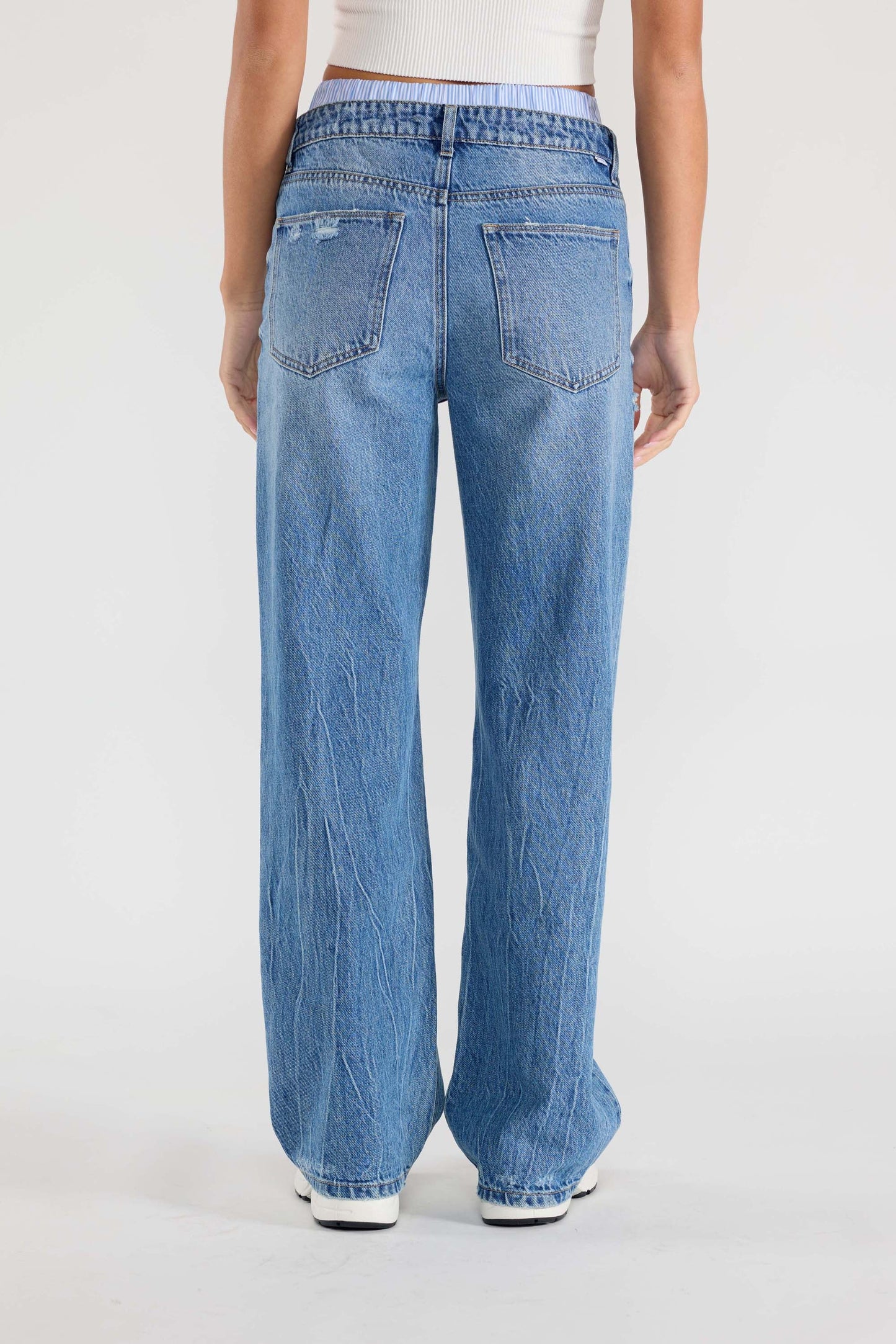 Low Waist Relaxed Straight with Tie Wash