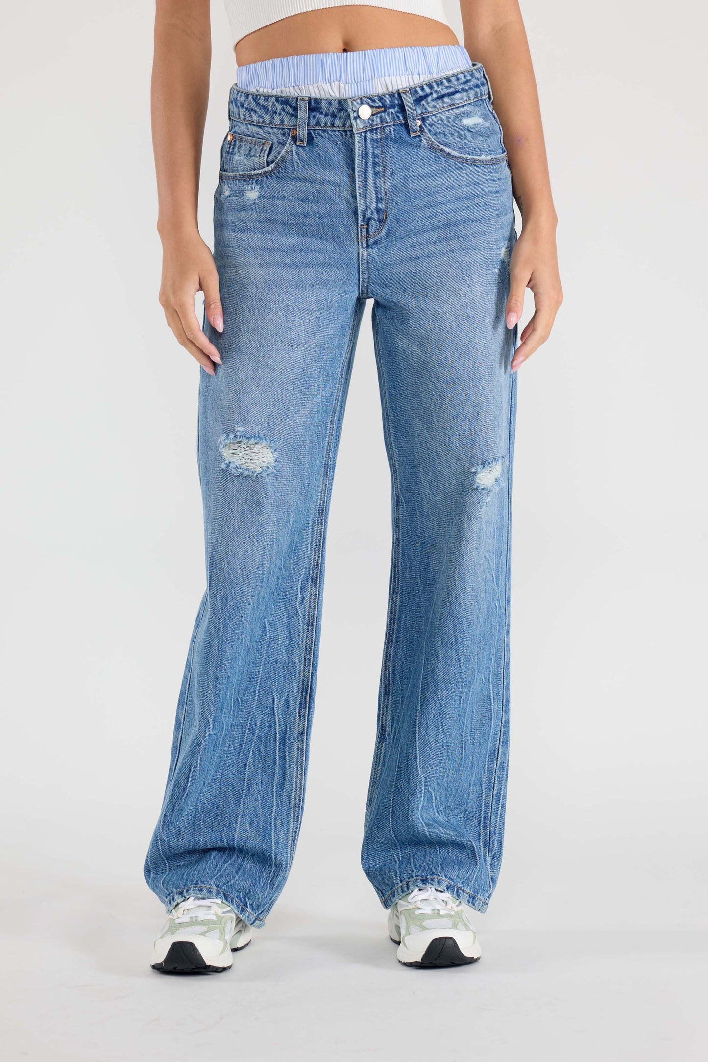 Low Waist Relaxed Straight with Tie Wash