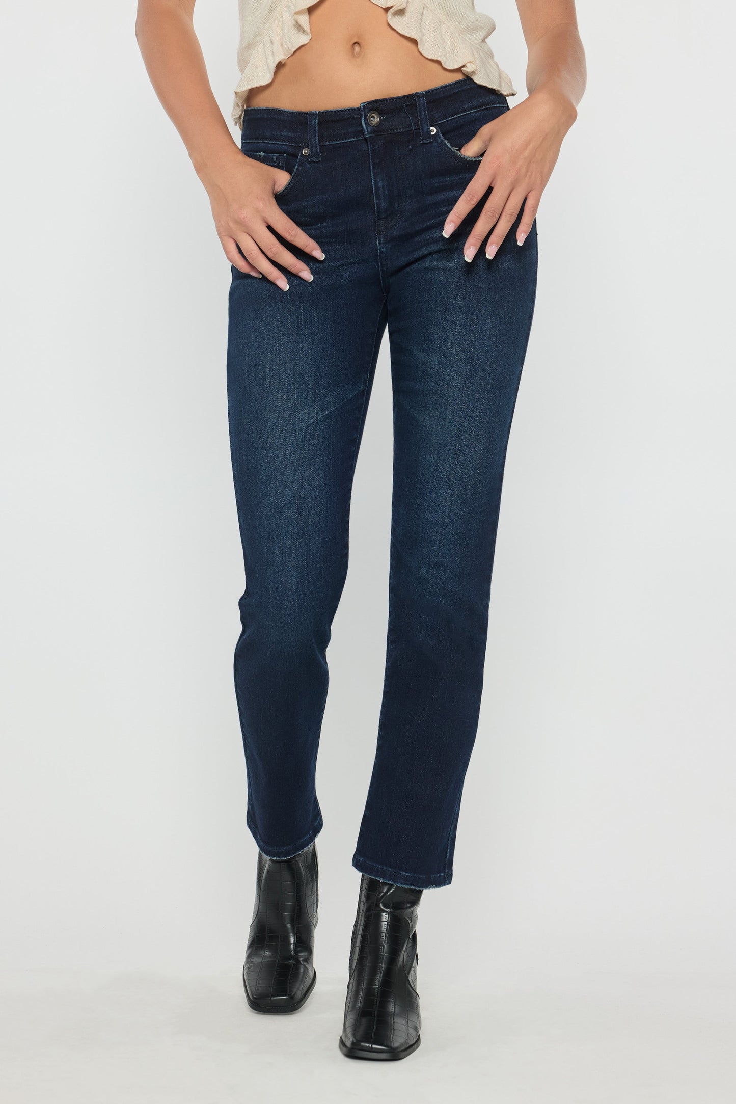 Mid Rise Slim Straight