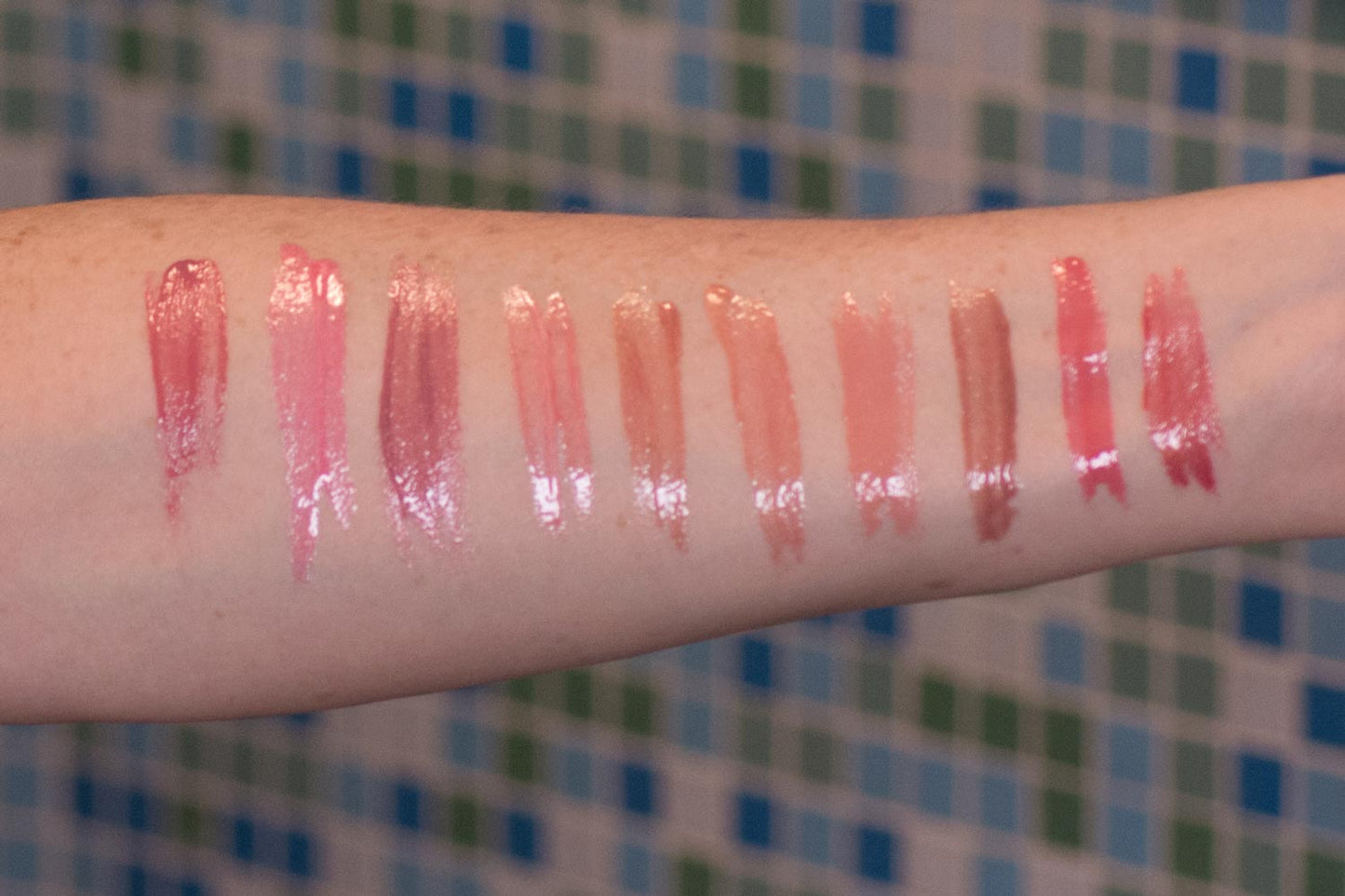 Line Smoothing Lip Gloss | Paraben-free Plumping Gloss - No Wine-ing