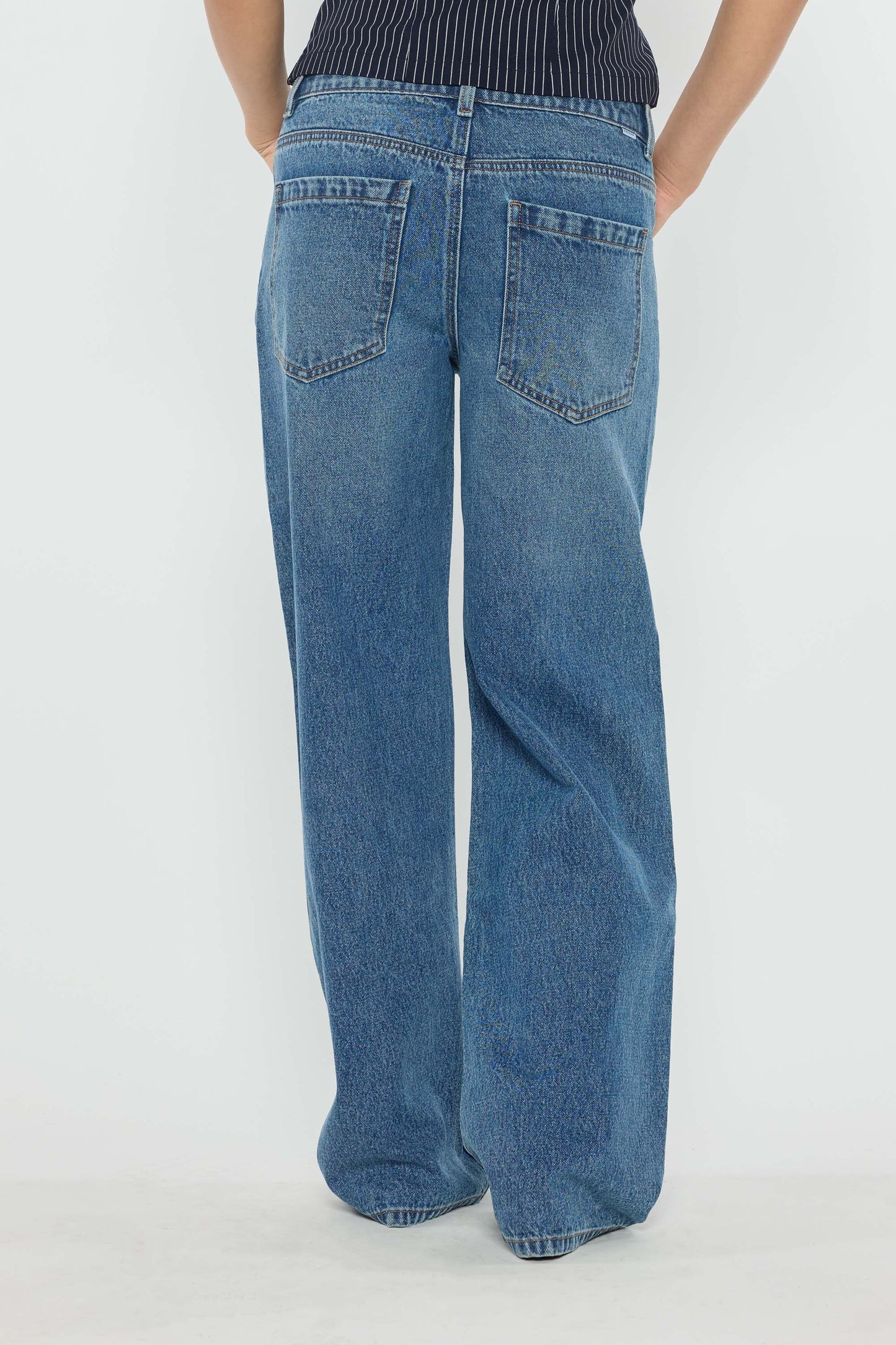 Low Waist Wide Leg with Big Eyelet Detail